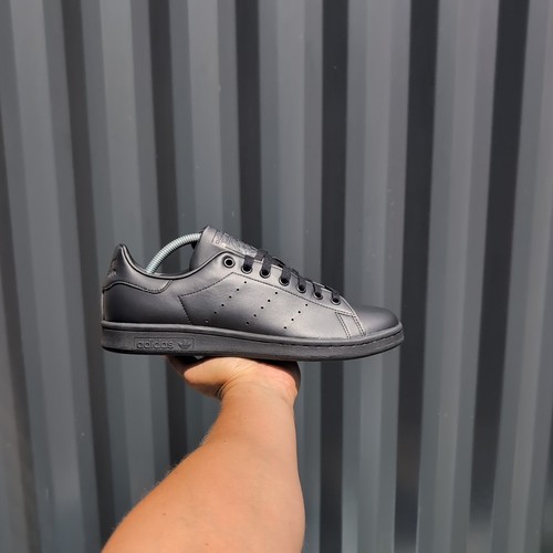 UK 8.5 Scarpe da ginnastica Adidas Stan Smith Triple nere da uomo classiche FX5499