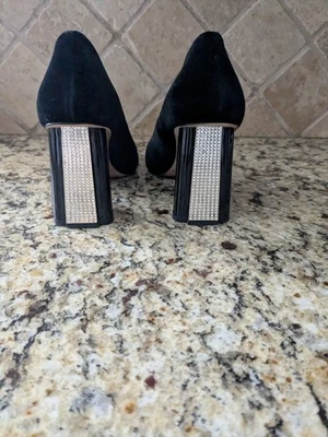 Zapatos de tacón Kate Spade negros de gamuza y diamantes de imitación - 8,5 M Foto 1 de 4