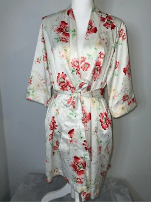 Women’s Floral 3/4 Sleeve Robe Wedding Bridal Small - Image 1 of 4
