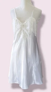 Alexandra Nicole Satin Nachthemd Medium elfenbeinfarben Schnürung hinten Spitzendetail neu mit Etikett Braut - Bild 1 von 7