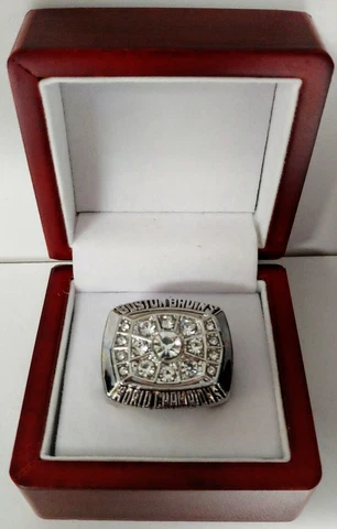 Bobby Orr - 1972 Boston Bruins Stanley Cup Hockey Ring With Wooden Display Box Cover