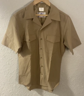 Camisa de servicio DSCP para hombre colección Quarterdeck abotonada caqui mediana atlética Foto 1 de 3