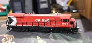Bachmann CP Rail Diesel Locomotive 5004 from Hong Kong Rare - Picture 1 of 7