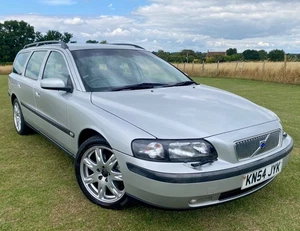 VOLVO V70 D5 SE MANUAL SILVER 2004 163 BHP *** SOLD *** - Picture 1 of 21