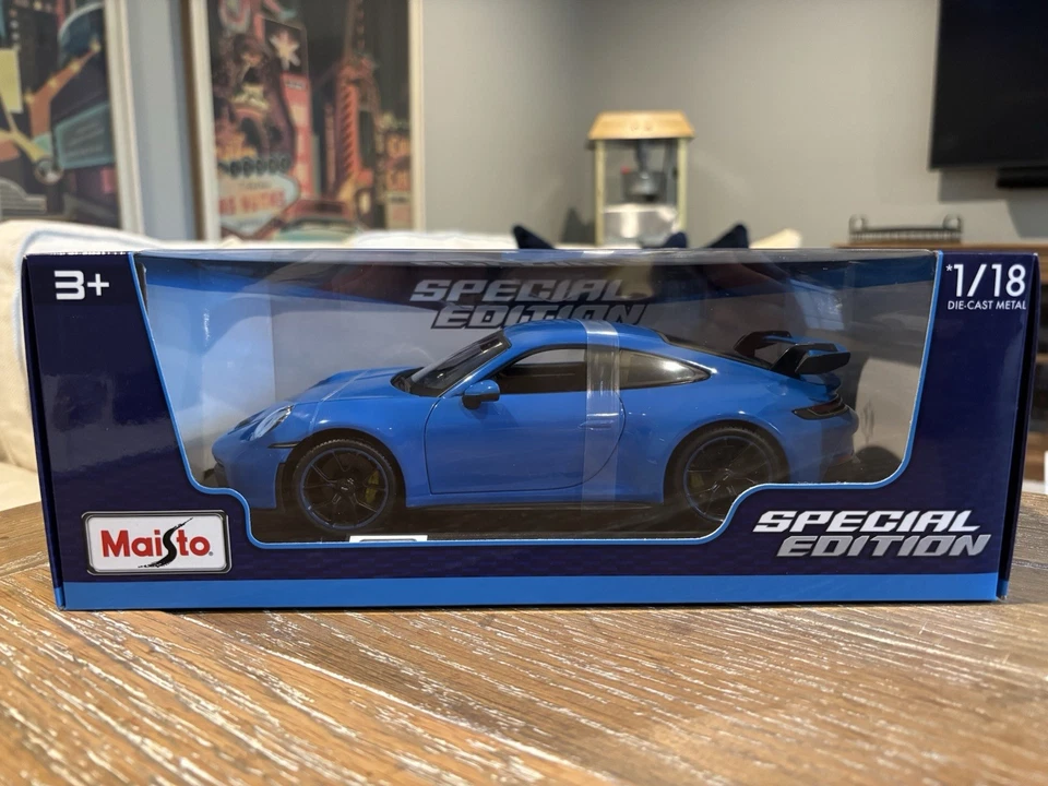 Maisto Porsche 911 GT3 | New in Box | 1:18 Blue - Image 1 of 1