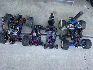 traxxas 2.5 for parts 2 LKW und 2 Autos / 3 Fernbedienungen - Bild 1 von 14