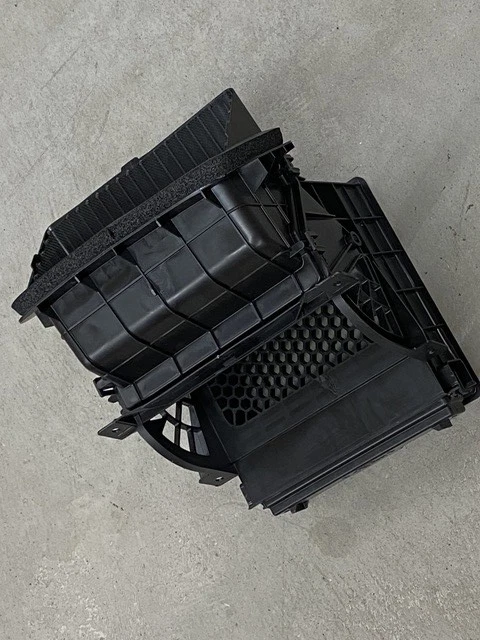 Dodge Ram 2500 3500 2009-20 carcasa de entrada de aire OEM# 68322968AA Foto 1 de 4