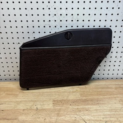 Panel de acceso compartimento gato izquierdo Toyota Celica Liftback Supra 82-86 granate Foto 1 de 4