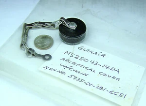 GLENAIR MS25043-14DA NOS EMPFANGABDECKUNG GRÖSSE 14 7/8-20 UNEF SCHWARZ ALAUN MIT KETTE - Bild 1 von 6