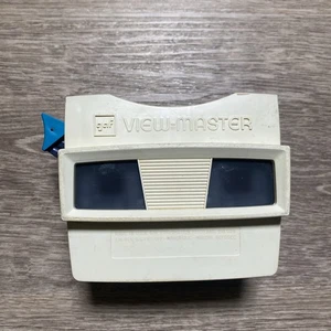 VIEW-MASTER - Vintage Red & White with Blue Lever - GAF - 3-D Viewer - Picture 1 of 3