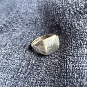 vintage mens Sterling Silver 1968 patterned signet ring - Picture 1 of 8