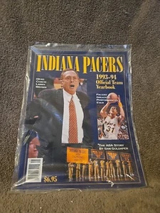 1993-1994 INDIANA PACERS OFFICIAL TEAM YEARBOOK - 72 Pages Reggie Miller - Picture 1 of 2