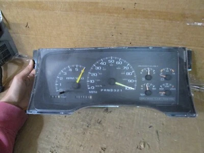 95 96 97 98 99 GMC Yukon Speedometer Instrument Cluster 351k Miles 1995-1999 - Image 1 of 4