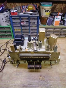 1948 Wards Airline 74WG-2711 Complete radio Chassis with tubes MAKE OFFER - Picture 1 of 14