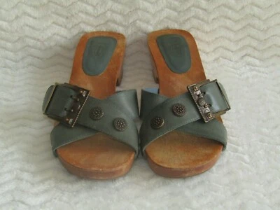 Zapatos zueco Dr. Scholl para mujer azul pícaro con tachuelas talla 8M  Foto 1 de 4