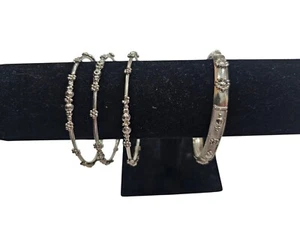 Menge 4 silberfarbene passende Armbänder - Bild 1 von 5