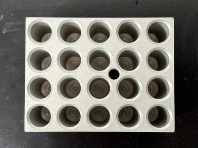 Incubadora de baño seco Thermo Scientific 130 bloque de aluminio, 20 espacios Foto 1 de 4