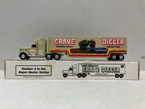 Eastwood DENNIS ANDERSON'S GRAVE DIGGER MONSTER DIECAST TRUCK IM MASSSTAB 1:64 - Bild 1 von 6
