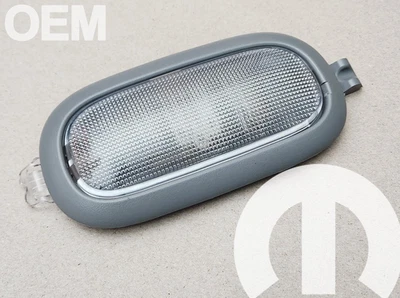 Chrysler Dodge Jeep Ram Lámpara Domo Cortesía Gris Claro Oscuro Conjunto Mopar OE OEM Foto 1 de 4