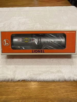 NIB 1996 LIONEL, 7900 SUNOCO UNIBODY TANK CAR 6-17910. Die Cast Spring Trucks. - Image 1 of 4