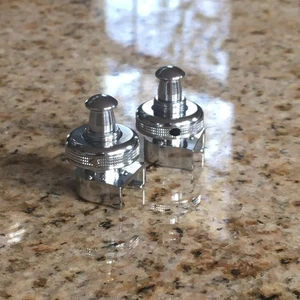 2 100% Schaller Germany Cromo Strap Locks Bonus Chitarra Fender Pulsanti Blocco - Foto 1 di 3