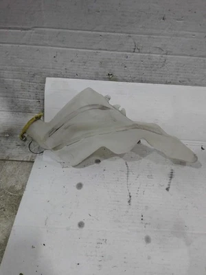 2016 Jeep Patriot Washer Fluid Reservoir OEM White 2.40L 103K Miles Foto 1 de 3