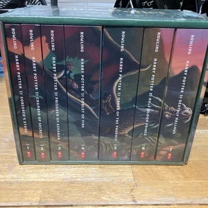 Harry Potter Taschenbuch Box Set: Bücher 1-7 - Bild 1 von 4