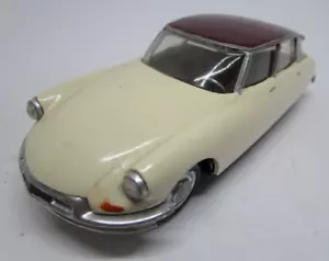 AU938 HELLER PLASTIQUE 1/43 1:43 CITROEN DS19 1955 BEIGE TOIT BORDEAUX - Foto 1 di 9