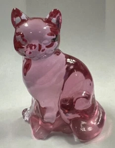 Vintage Coleccionable Fenton Gato Sentado Claro Arándano Rosa - Imagen 1 de 10