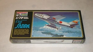 Hasegawa Modellbausatz einer nordamerikanischen F-86F Sabre im Maßstab 1:72 - Bild 1 von 1