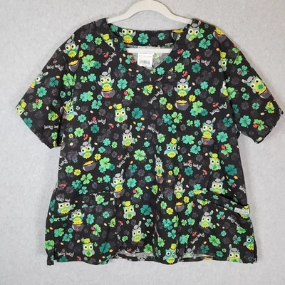Blusa Médica Para Mujer Plus 2X Manga Corta Cuello en V Búho Trébol Día de San Patricio Verde Foto 1 de 4