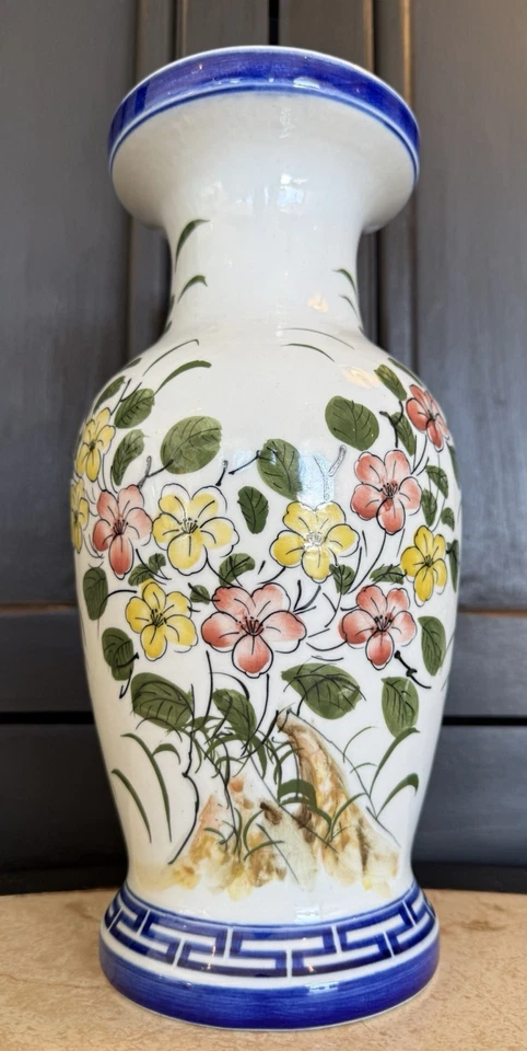 Jarrón de cerámica vintage estilo chinoiserie floral pintado a mano Foto 1 de 4