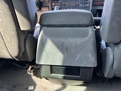 Apoyabrazos de cuero con piso Discovery delantero para LAND ROVER 00-02 104896654 Foto 1 de 4