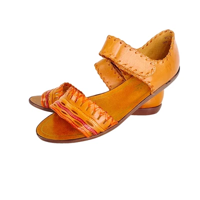 Vintage 1970s brown leather sandals 8 flat woven shoes open toe boho red orange - Image 1 of 4