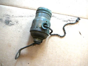 ANTIGUO ENCHUFE INTERRUPTOR DE CADENA DE TRACCIÓN HEMCO LATÓN FAT BOY - RESCATADO - Imagen 1 de 3