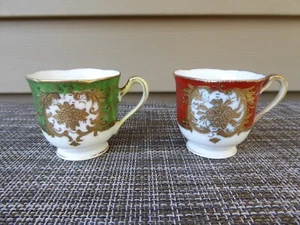 Set of 2 Vintage Tea Cups China Made in Occupied Japan Red & Green w Gold Trim - Picture 1 of 4