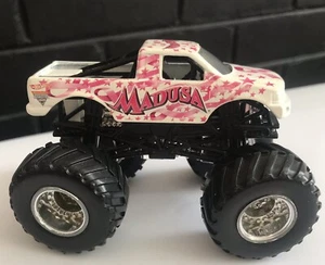 Monster Truck Madusa 1:64 2011 Hot Wheels Monster Jam - Imagen 1 de 12