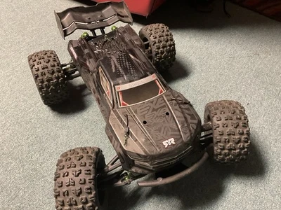 Proyecto de rodillos usados Arrma Kraton 6s 4x4 Foto 1 de 4