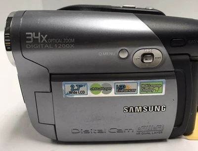 SAMSUNG SC-DC173U DVD CAMCORDER WITH 34x OPTICAL ZOOM NOT Tested - Image 1 of 4