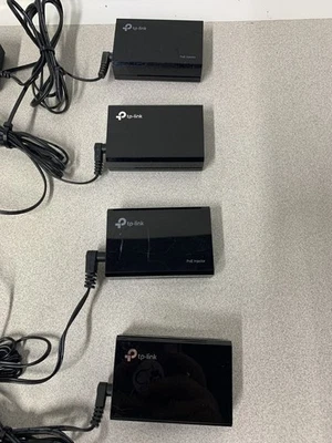 **Lot of 4 TP-Link PoE Injectors w/Adapters Model TL-POE150S(UN) Ver : 4.6 - Image 1 of 4