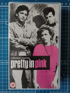 John Hughes' Pretty In Pink - Molly Ringwald, Harry Dean Stanton (PAL VHS) - Bild 1 von 5