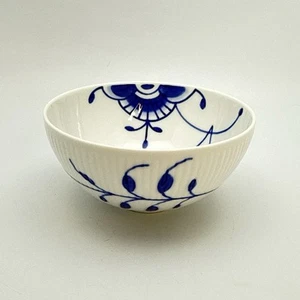 Tazón de arroz acanalado Royal Copenhagen Mega azul flores porcelana 4-3/4 - Imagen 1 de 13