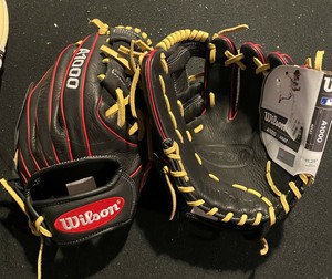 wilson baseball cleats