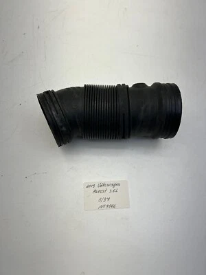 Manguera de admisión de aire Volkswagen Passat 2012-2015 OEM. Foto 1 de 4