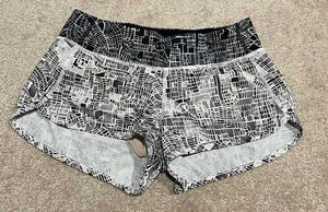 Lululemon Size 4 Black and White Seawheeze Shorts With Liner - Picture 1 of 8