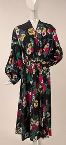 VINTAGE 1940’S FLORAL WRAP DRESS W FULL SLEEVES AND BELT - Picture 1 of 6