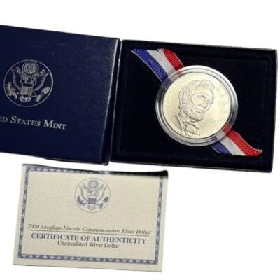 2009 Abraham Lincoln Commemorative UNC Silver Dollar OGP & COA - Image 1 of 3