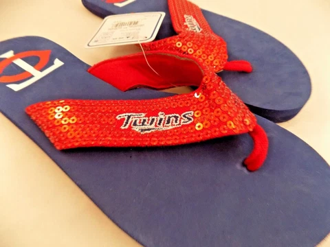MINNESOTA TWINS WOMEN'S FLIP FLOP SHOES SIZE SMALL 7 - 8 MLB BRAND NEW ST Cover