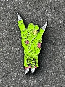 Alien Hand “Horns” 🤘🏿 Big Something Official Pin #d /100 By Owen Murphy - Picture 1 of 3