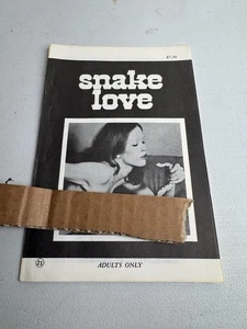 VTG Magazine Lot Of 3 The Lesbian’s ,Snake Love,Young And Hot,Hawaiian Thigh - Imagen 1 de 13